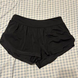 black lululemon shorts